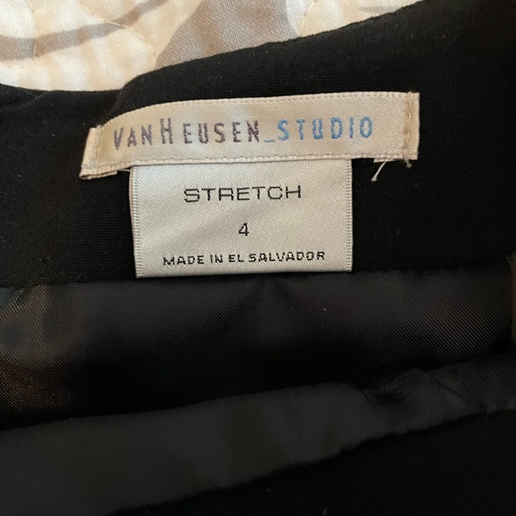 Sz 4. Van Heusen Studio Stretch Skirt - Picture 2 of 3